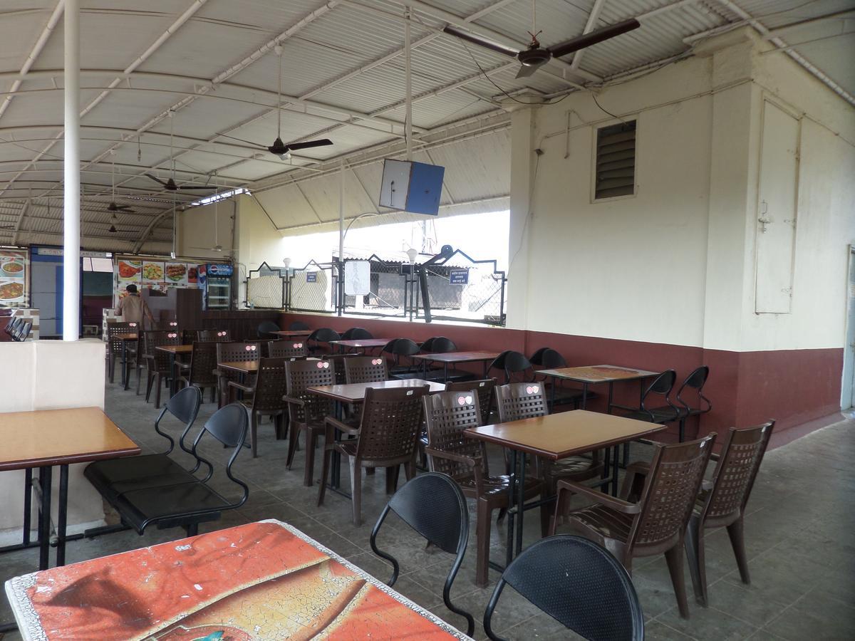 Hotel Sadanand Sangli Экстерьер фото