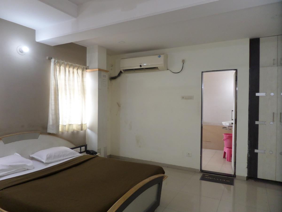 Hotel Sadanand Sangli Экстерьер фото