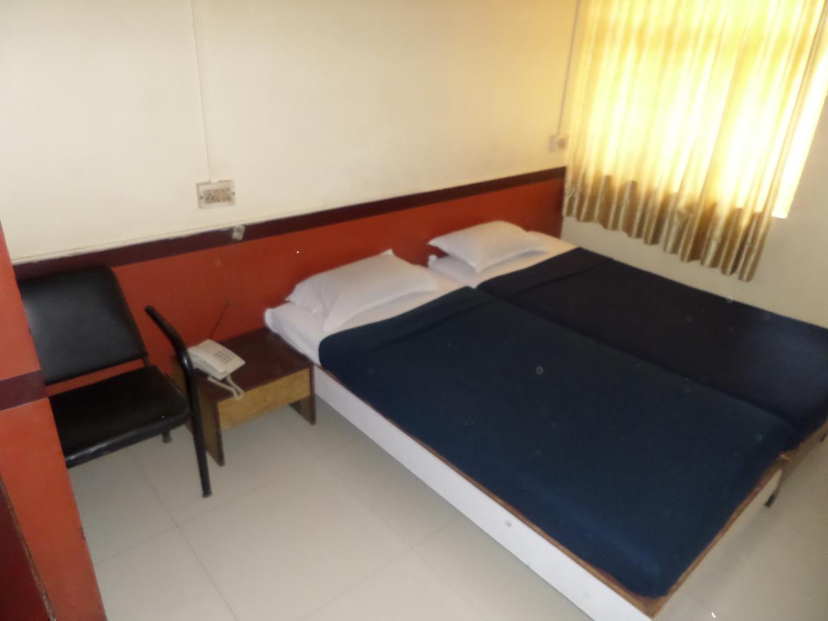 Hotel Sadanand Sangli Экстерьер фото