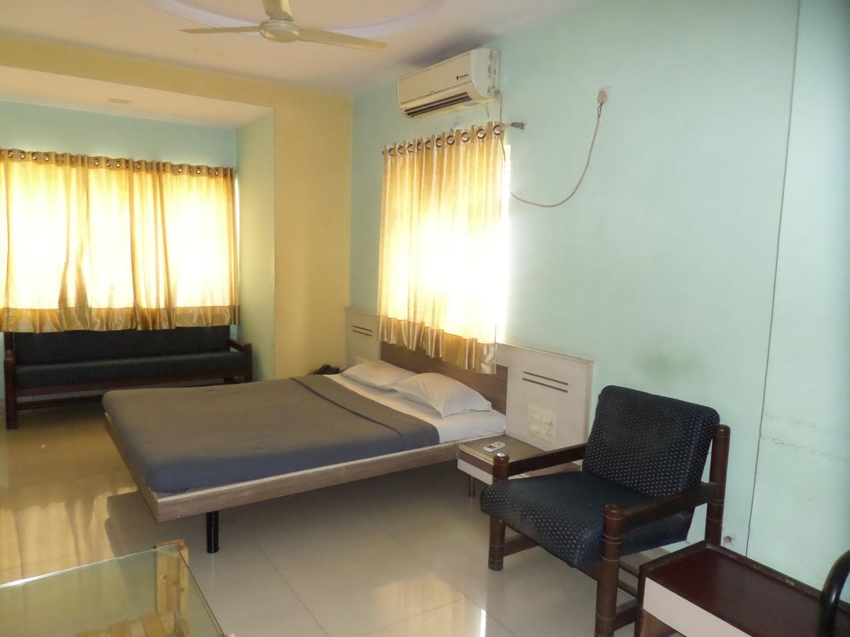 Hotel Sadanand Sangli Экстерьер фото