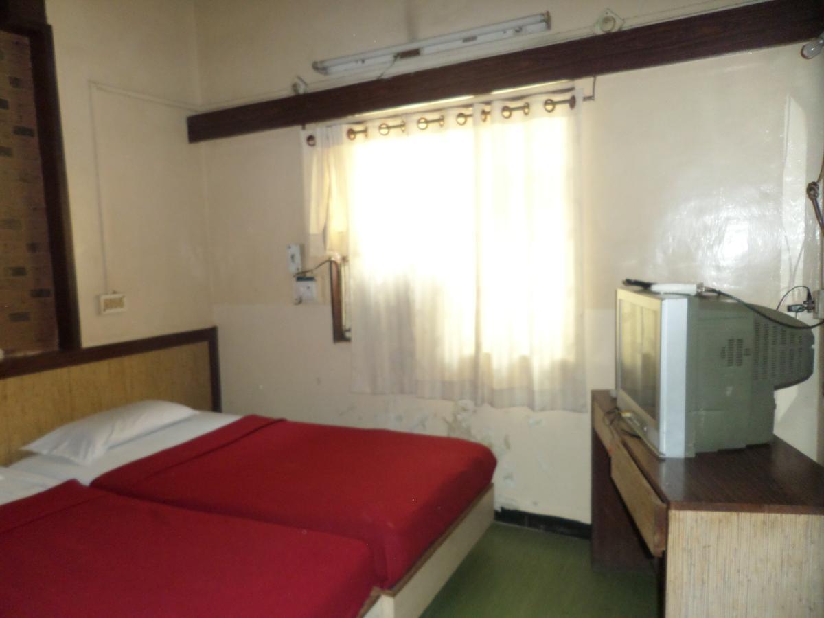 Hotel Sadanand Sangli Экстерьер фото